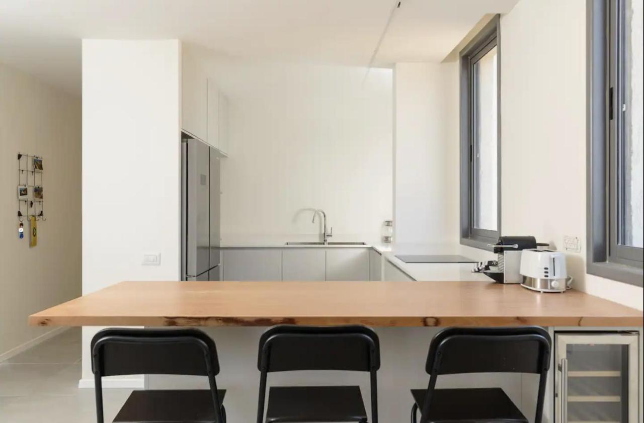 Stylish & Spacious 3 Bedroom Apartment By The Sea Netanya Exterior foto
