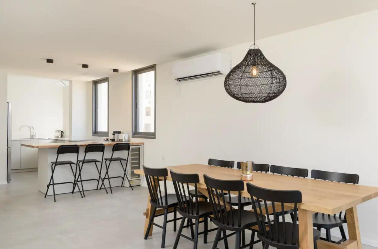 Stylish & Spacious 3 Bedroom Apartment By The Sea Netanya Exterior foto