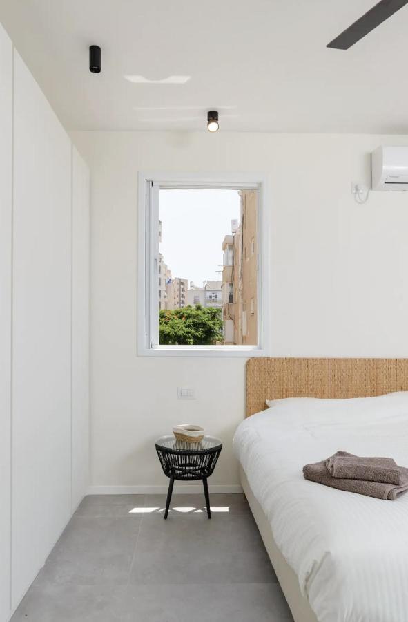 Stylish & Spacious 3 Bedroom Apartment By The Sea Netanya Exterior foto